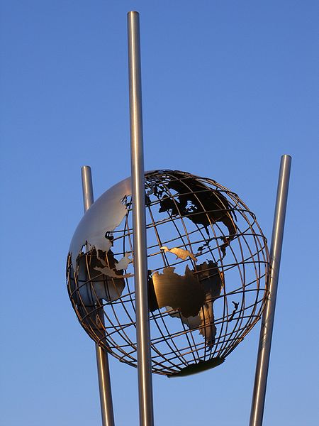 Bild Mercator Globus im Innenhafen Duisburg